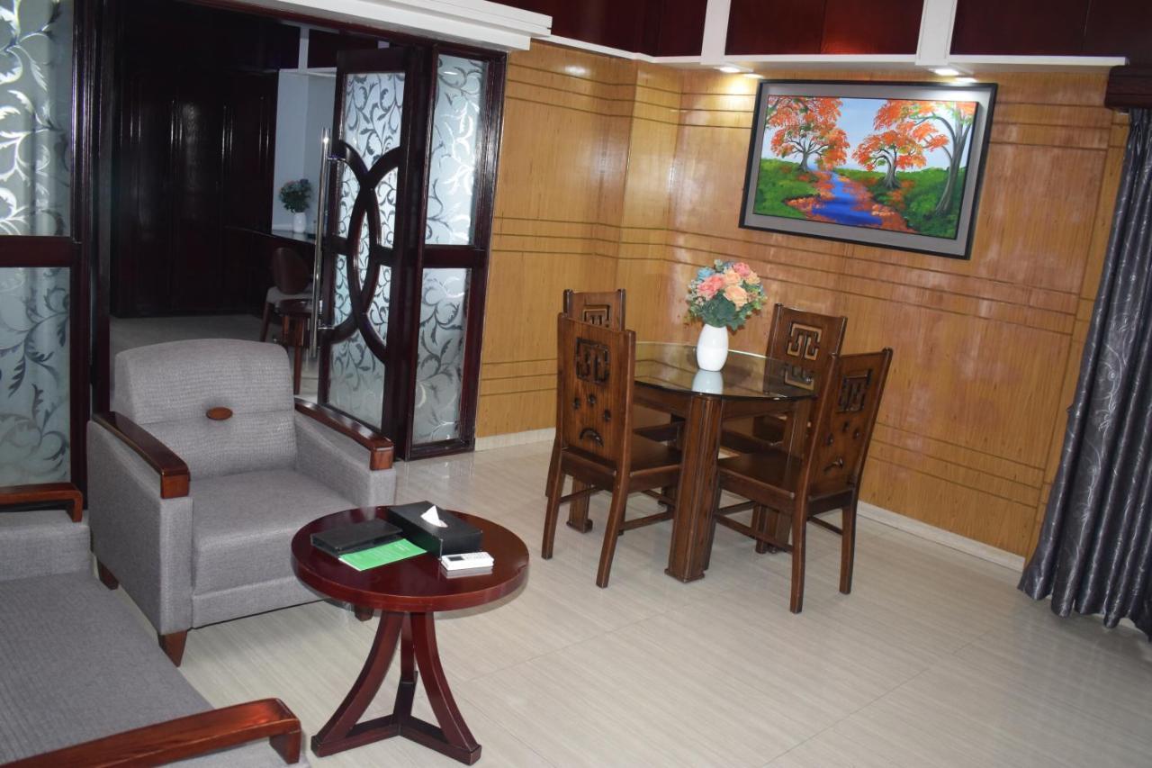 Momo Inn Bogra エクステリア 写真